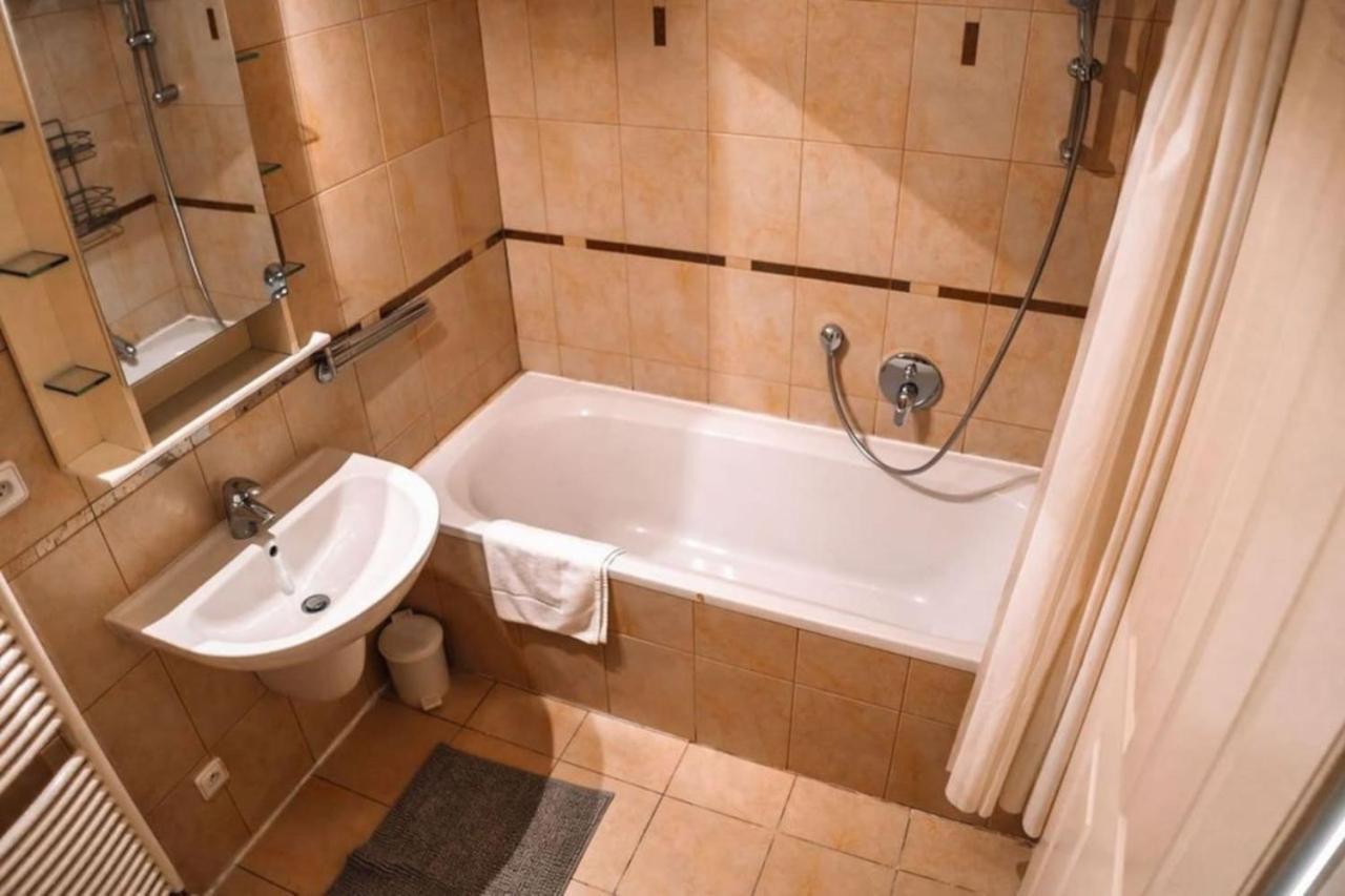 Riverside Duplex Loft * Prague